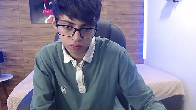 Snapshot of jhoellx chatting on February 14, 2:12 pm jhoellx online show from February 14, 2:12 pm