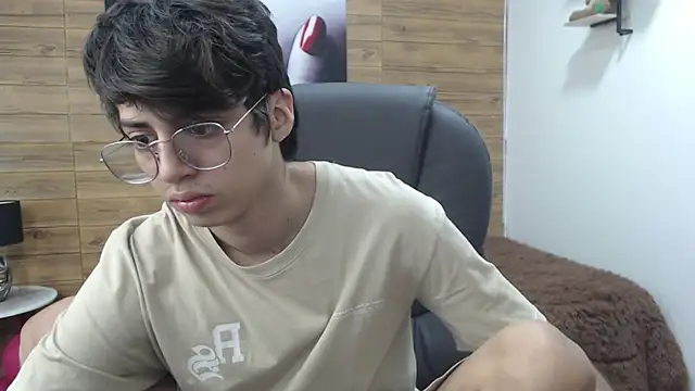 Snapshot of jhoellx chatting on March 18, 1:20 pm jhoellx online show from March 18, 1:20 pm