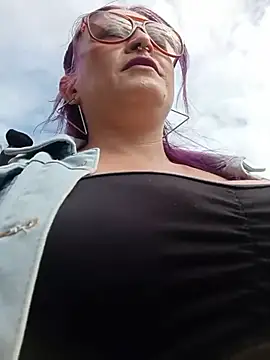 sophie banger online show from July 16, 8:15 pm