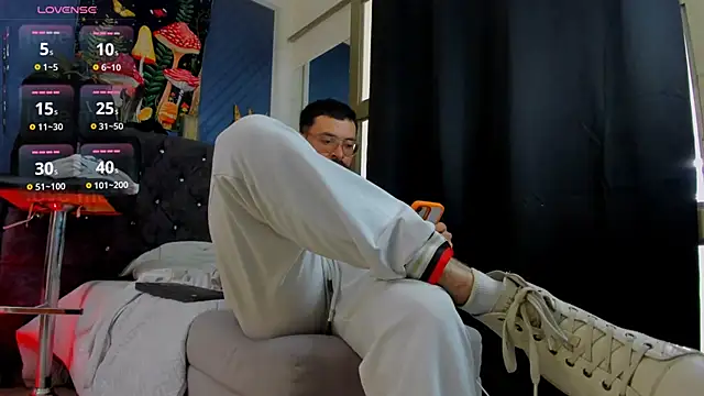 leondevereda online show from February 28, 7:14 pm