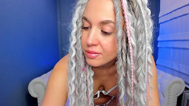 rock n roxy online show from February 8, 1:32 am