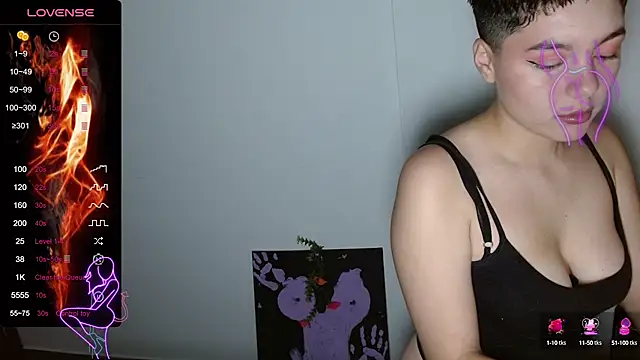 Snapshot of TRIXIE_TANG28 chatting on February 14, 2:39 am TRIXIE TANG28 online show from February 14, 2:39 am