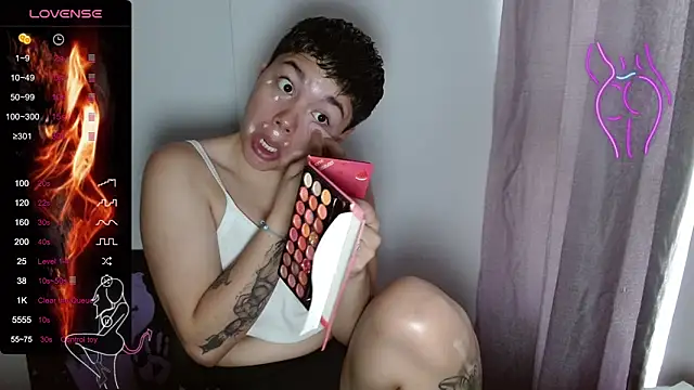 Snapshot of TRIXIE_TANG28 chatting on February 22, 2:30 pm TRIXIE TANG28 online show from February 22, 2:30 pm