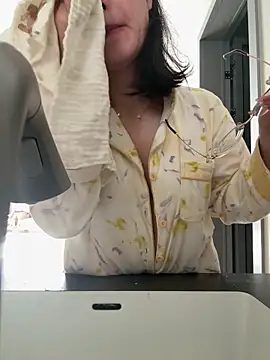 Krismil3 online show from April 5, 12:19 am