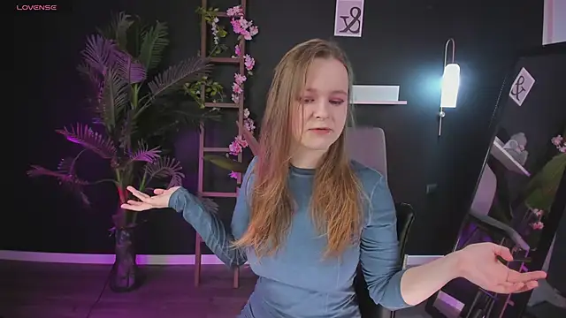 CassieCool online show from March 11, 9:15 pm