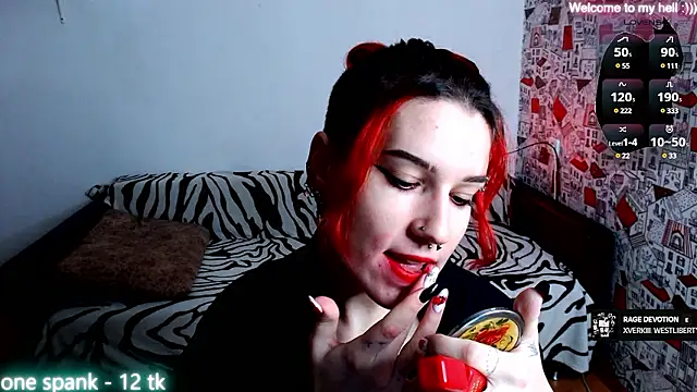 Snapshot of Miya_Wey_ chatting on December 8, 11:35 am Miya Wey online show from December 8, 11:35 am