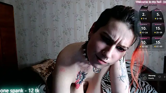 Snapshot of Miya_Wey_ chatting on February 2, 8:41 pm Miya Wey online show from February 2, 8:41 pm