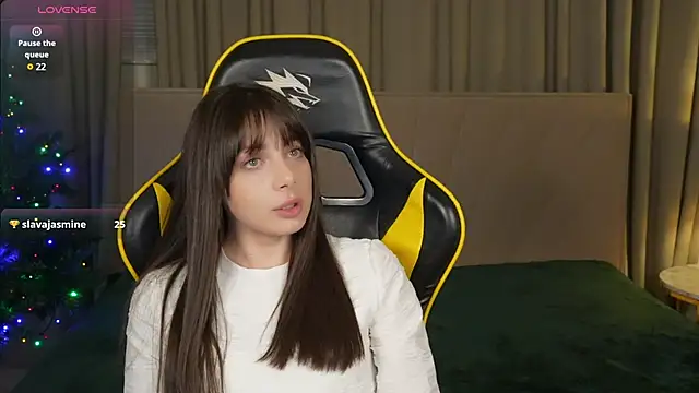 Snapshot of Alisa054 chatting on December 14, 10:50 pm Alisa054 online show from December 14, 10:50 pm