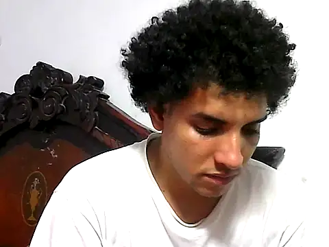 Snapshot of maick5- chatting on October 14, 12:22 am maick5- online show from October 14, 12:22 am