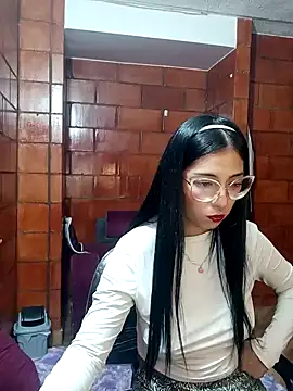 Snapshot of Raven__purple chatting on January 24, 1:24 am Raven purple online show from January 24, 1:24 am