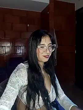 Snapshot of Raven__purple chatting on February 5, 2:29 am Raven purple online show from February 5, 2:29 am