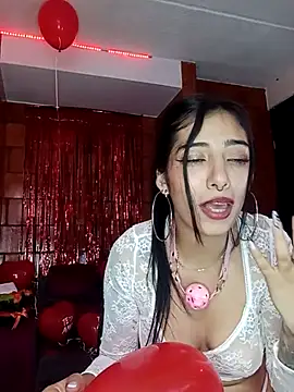 Snapshot of Raven__purple chatting on February 15, 5:19 am Raven purple online show from February 15, 5:19 am