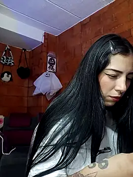 Snapshot of Raven__purple chatting on March 15, 2:03 am Raven purple online show from March 15, 2:03 am