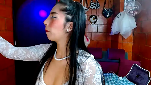 Snapshot of Raven__purple chatting on October 1, 2:17 am Raven purple online show from October 1, 2:17 am