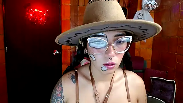 Snapshot of Raven__purple chatting on October 17, 10:01 pm Raven purple online show from October 17, 10:01 pm