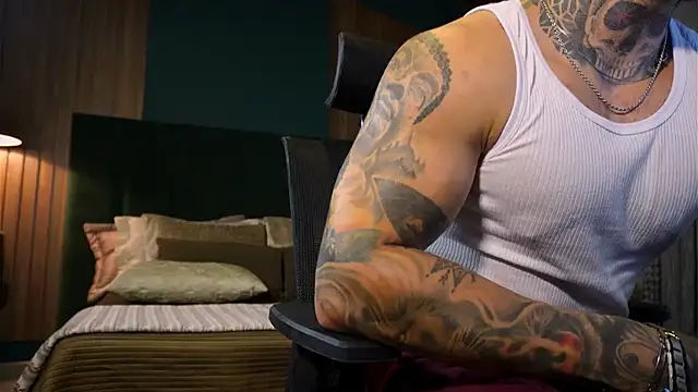 LeoSalvatore  online show from March 23, 2:04 am