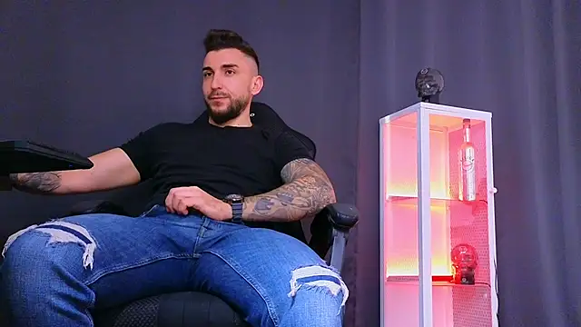 MightyAaron66 online show from February 20, 6:50 am