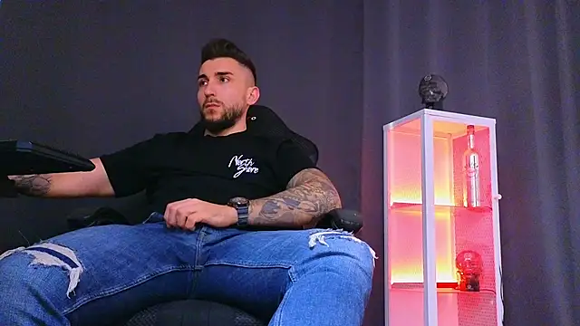 MightyAaron66 online show from February 22, 12:19 pm