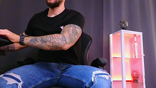 MightyAaron66 online show from February 24, 7:55 am