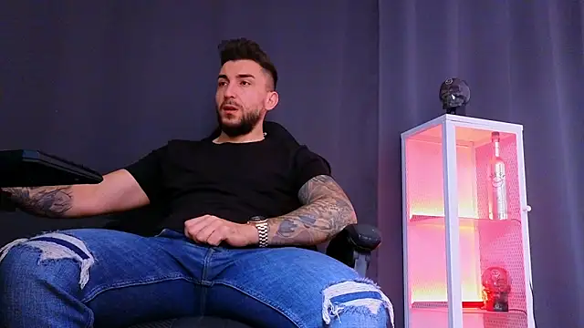 MightyAaron66 online show from March 2, 6:05 am