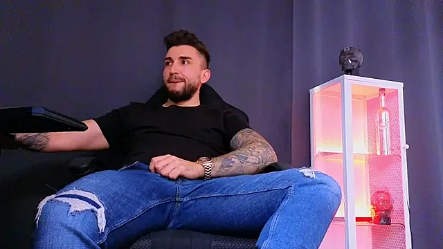 MightyAaron66 online show from March 2, 12:11 pm