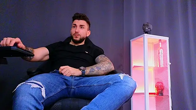 MightyAaron66 online show from March 3, 11:11 am