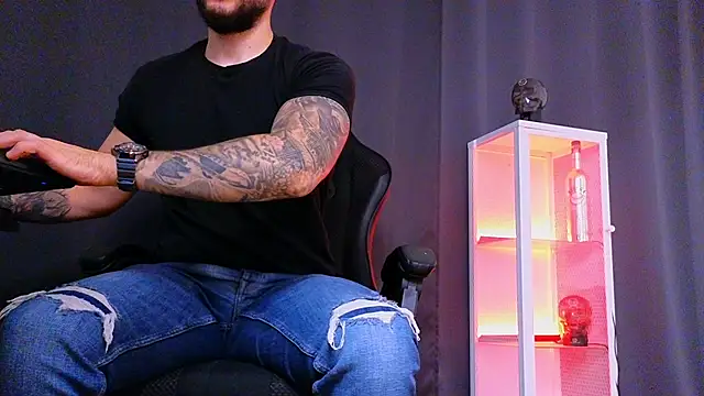 MightyAaron66 online show from March 9, 6:39 am