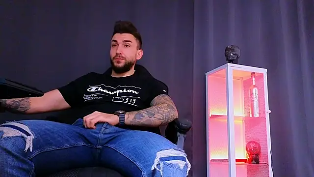 MightyAaron66 online show from March 11, 1:37 am