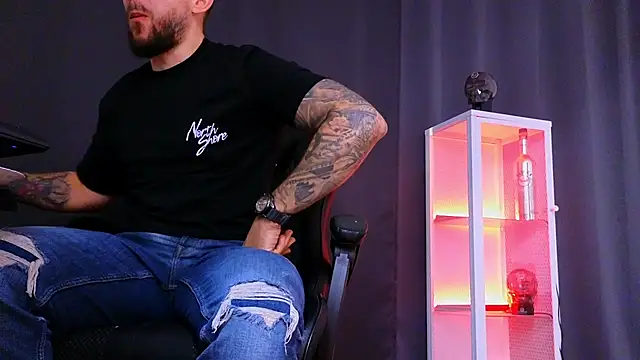 MightyAaron66 online show from March 15, 7:53 am