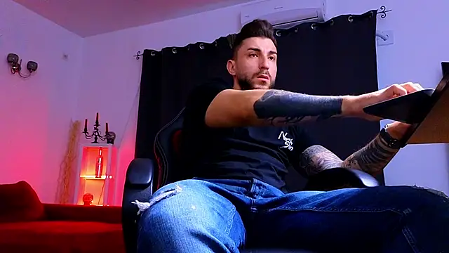 MightyAaron66 online show from September 22, 4:03 am