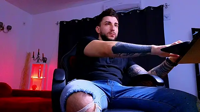 MightyAaron66 online show from October 23, 5:07 am