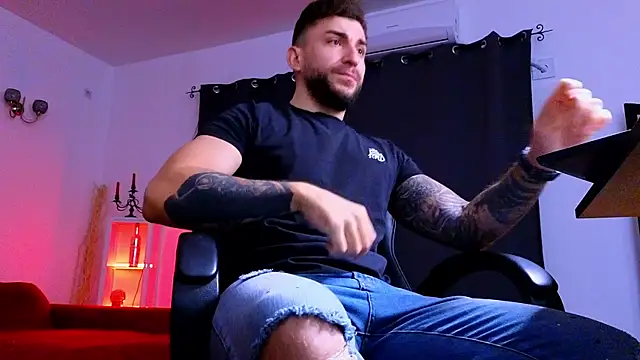 MightyAaron66 online show from November 11, 3:28 am