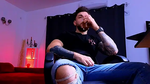 MightyAaron66 online show from November 26, 3:29 am