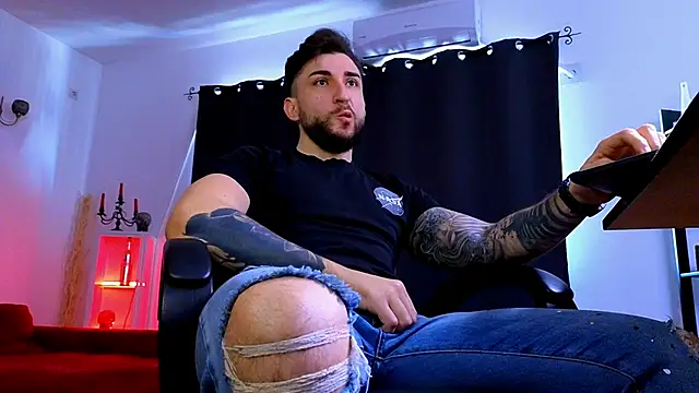 MightyAaron66 online show from February 22, 7:19 am