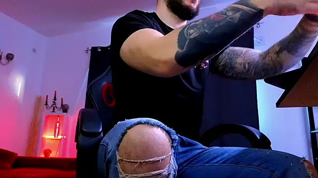 MightyAaron66 online show from March 25, 5:02 am