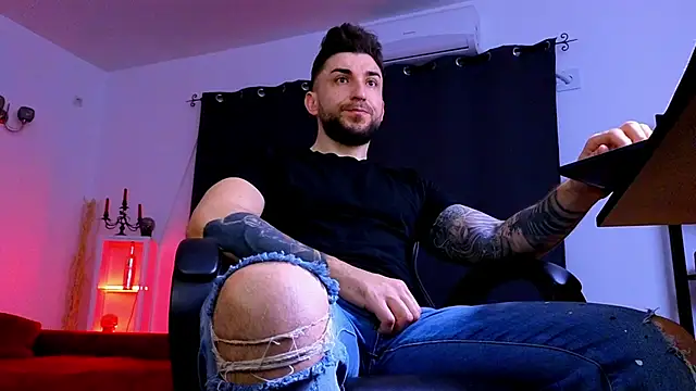 MightyAaron66 online show from March 28, 3:17 am