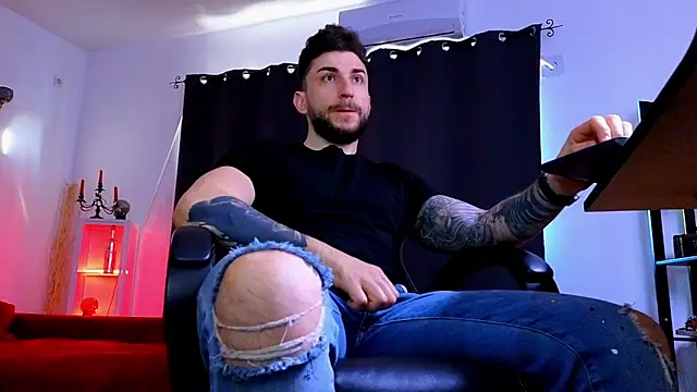 MightyAaron66 online show from April 7, 4:35 am