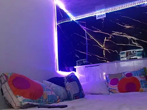 couplehot7777 online show from April 15, 2:57 pm