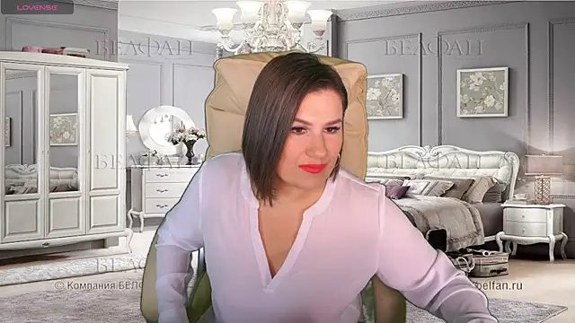Snapshot of KiraRoxx chatting on February 20, 2:35 pm KiraRoxx online show from February 20, 2:35 pm