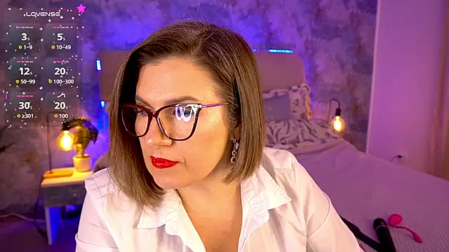 KiraRoxx online show from March 17, 10:02 pm