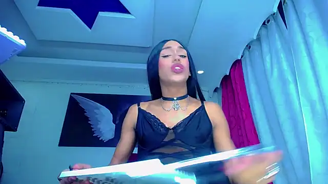 NahomiCamper online show from October 30, 10:21 pm