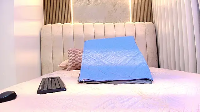 kata hazel online show from November 13, 7:13 pm