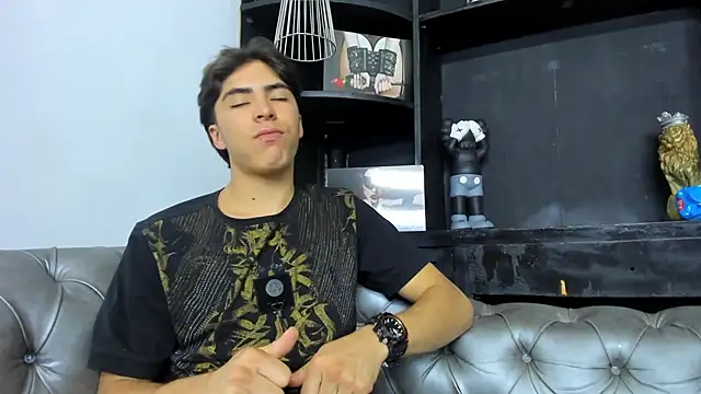 Snapshot of HeellBoy_ chatting on November 5, 9:26 pm HeellBoy online show from November 5, 9:26 pm