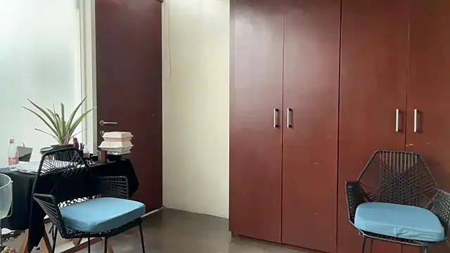 alanan881 online show from April 10, 1:49 pm