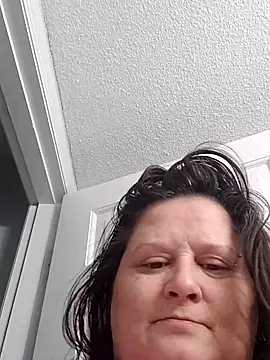 Snapshot of staceysmomfow chatting on January 3, 2:51 pm staceysmomfow online show from January 3, 2:51 pm