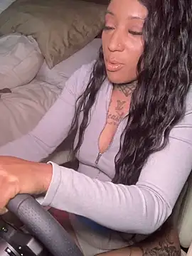 CrownedNyaries online show from December 24, 2:21 am