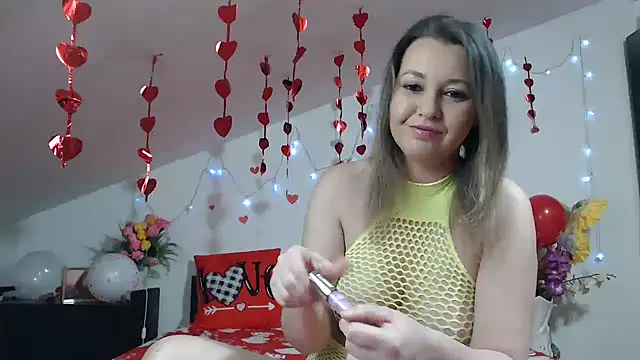 SweetMaddy888 online show from February 16, 6:04 pm