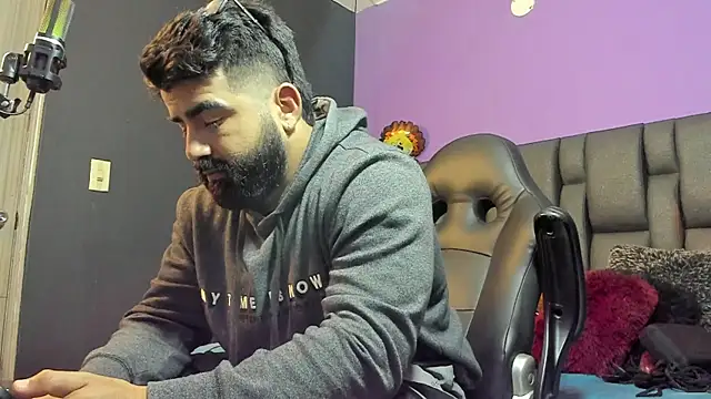 Lyon vach online show from February 18, 2:18 am