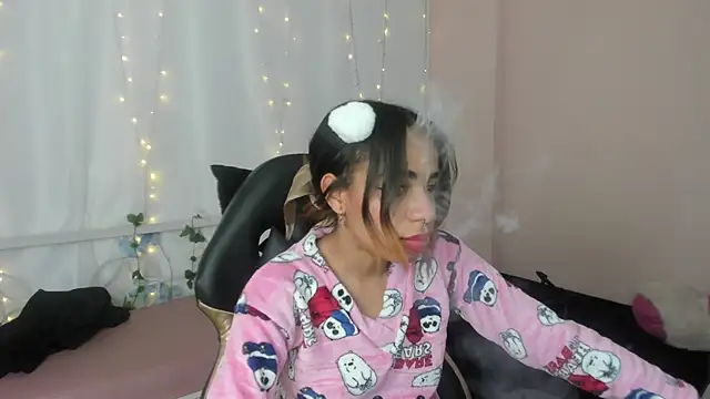 Abigail Wilson  online show from February 5, 11:50 pm