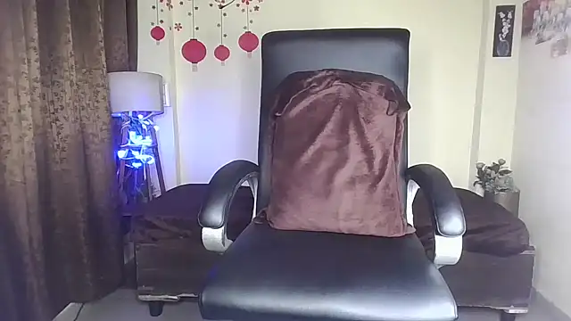 Black-Pearll online show from March 21, 3:33 am